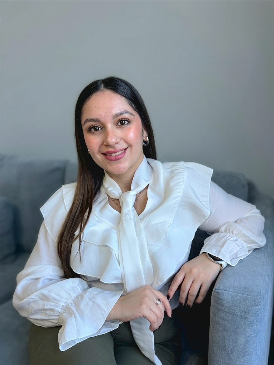 Stephania Villagra, Maestra Mayor de Obras y Diseñadora de Interiores